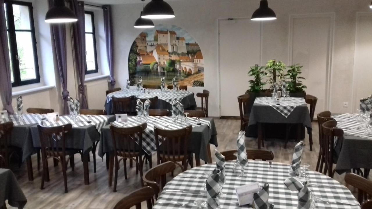 Studio "Tanneurs" Pesmes Buitenkant foto